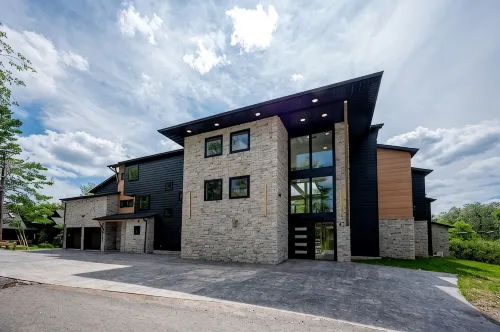 New! Epic lakefront home with indoor pool! - 4つ星