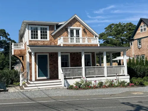 Modern Cottage Walk To Town & Beach