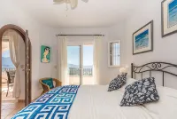 Villa with private pool and amazing views