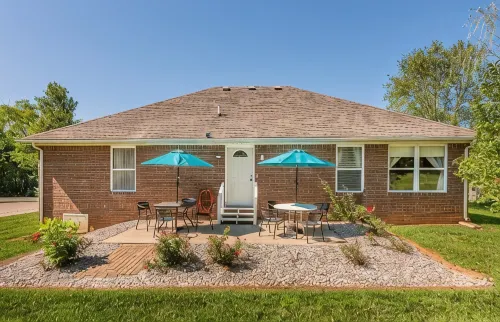 1 Story Home  3 Bd 2 Ba  3 XLong Beds Located on Bourbon Trail Garage Patio BBQ - 3つ星