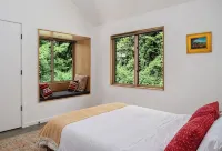 Architect-Designed 3BR Forest Retreat Near Asheville