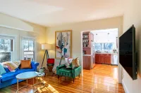 Historic Carriage House Next to Brown/RISD with Free Parking! - Bungalows