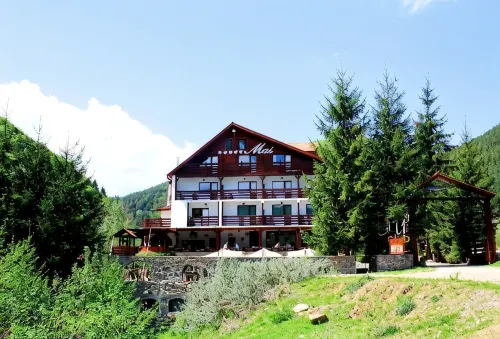 Pensiunea Mai - Homestays
