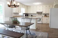 Cute home in the HEART of Madison - 2 estrellas