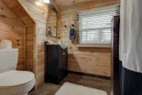 Cozy Couples Cabin Near Red River Gorge and Hollerwood - 샬레 호텔