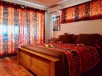 Over Water Hideaway in Bora Bora! Marlon's World Famous Over Water Hideaway!! 波拉波拉島住宿飯店
