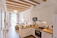 Sunny apartment on the square - Bungalows