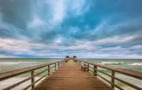BEACH, POOL, SUNSETS in the Heart of Old Naples! - ติดทะเล