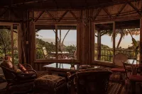 Bamboo Bliss: Ocean Views & Waterfalls Await! - 5-Sterne