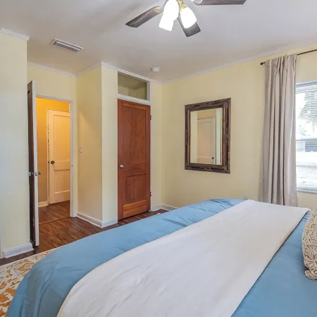 Bartow Oaks Oasis - Close to Downtown - Sleeps 7! Отели в г. Бартоу
