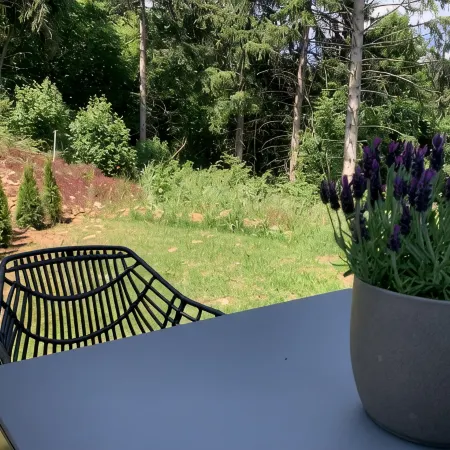 Moderne Wohnung im Grünen mit Privatem Garten