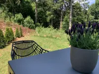 Moderne Wohnung im Grünen mit Privatem Garten - Wifi