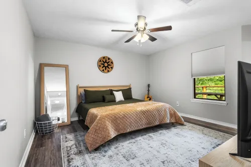 Charming 3-bedroom Summer House in Brookeland - Wifi