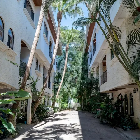 Spacious 2Br/2.5BA Condo in Central Tamarindo CR - Walk to Beach, AC, and Pool