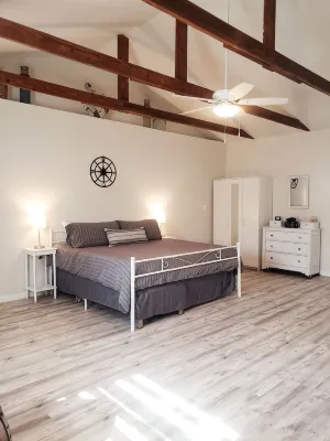 King Size Sassy Studio - Condos