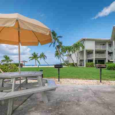 !!GREAT LOCATION & VALUE!! 7mile BEACH CONDO in a Resort setting on 7mile Beach Others