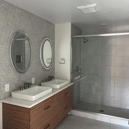 Timber Fox modern 1-bedroom condo in downtown Winter Park with WiFi, AC, hot tub