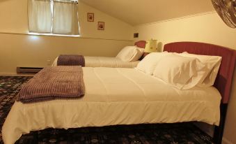 The Loft at Aspen Pine with Wi-Fi, AC in wonderful Hot Springs