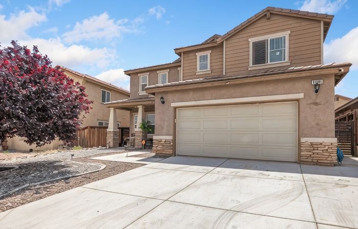 High Desert Cozy Nest!Big & Cozy Desert Getaway/4BR•3BA•Hot Tub&Fire Pit