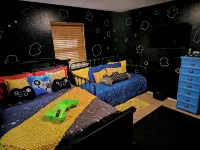 Arcade House Sleeps 16+ Family Fun Retreat Pet Friendly Mini Golf All Games Free - Homestays