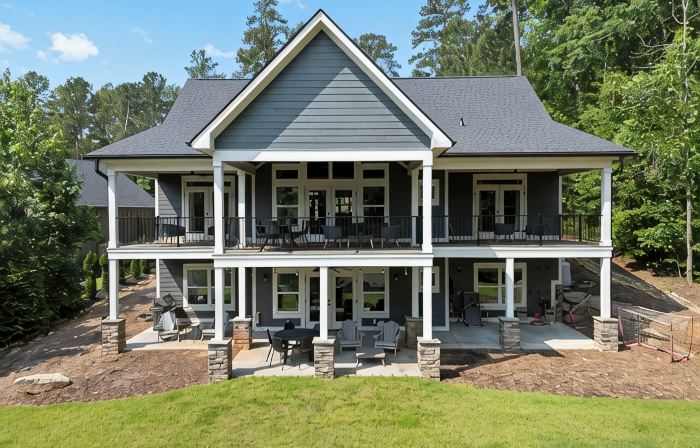 Lake Keowee Luxury. Quiet Cove. Putting Green. Near Clemson. Sleeps 18
