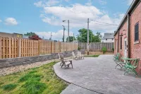Charming 2-bedroom apartment in brilliant Cleveland with AC, WiFi - Condos