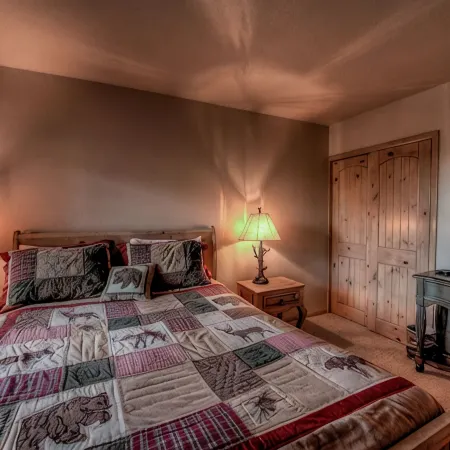 Picture Perfect Condo in the Heart of Ski Country