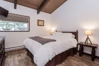 Walk to Village Gondola. Updated 4Br 3 Bath for 2 Families. Sleep 10. Fireplace. - Wi-Fi