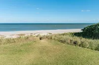 Licensed Totally Remodeled (2020Oceanfront Townhome with ocean views - Wifi