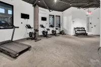 Blue Bliss 2BR 2BTH with Indoor Pool, FREE Parking, Near NYC & EWR Airport - Gym