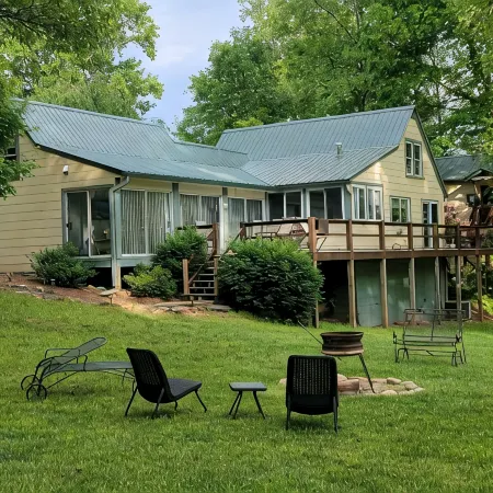 1660 Guest House; Waterfall, Creek, Large Deck, Fire Ring