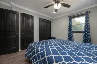 High End Pond Chalet in Country & But Near Shops - 3-Star