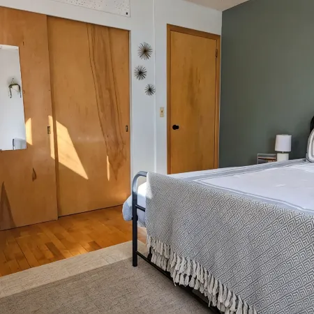 Tranquil Waters retreat with Lake Access and all the amenities to feel at home . Hotels in Newaygo County