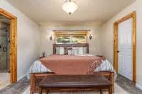 Cozy Creek Cabin: 7 Private Acres Near Yosemite - Chalets