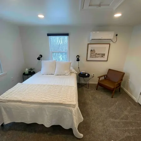 Cute tiny home with everything you need!