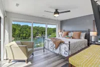 Lakefront - King Bed - Views - 3 Pools - 2Br/2BA - 4-Star