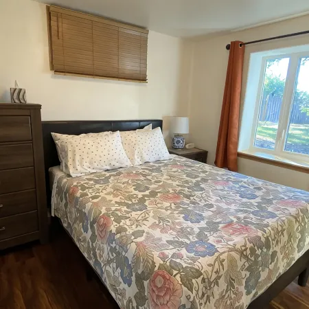 Guest Suite with Hot Tub, sleeps 4 - No nonsense fee