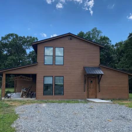 Amazing Mountain Views, Cabin, Private Farm Setting, Convenient Location