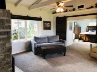 Cozy Lake Front Cottage - de charme