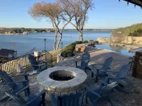 Lakefront property with pool and lighthouse with amazing views of the lake, . - Boutique