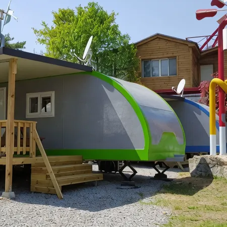 Baramheunjeok Glamping Caravan