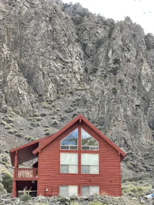 Charming cabin retreat near the picturesque Sevier River and Piute ATV trail. - Wifi
