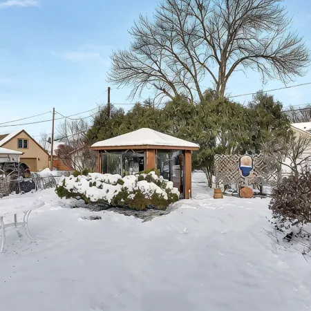 Charming Mid-Century Modern Eco-Friendly Home