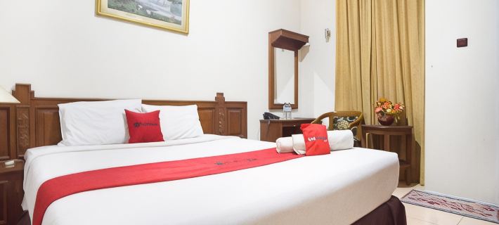 RedDoorz near Pantai Falajawa Kota Ternate Hotels in Ternate