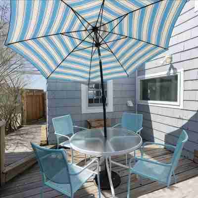 3BR/2 BA Harborside Home · Fenced Backyard+Grill · Ocean Views Others
