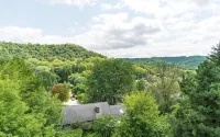 Charming 3-bedroom house with WiFi and AC in beautiful La Crosse - 4-Star