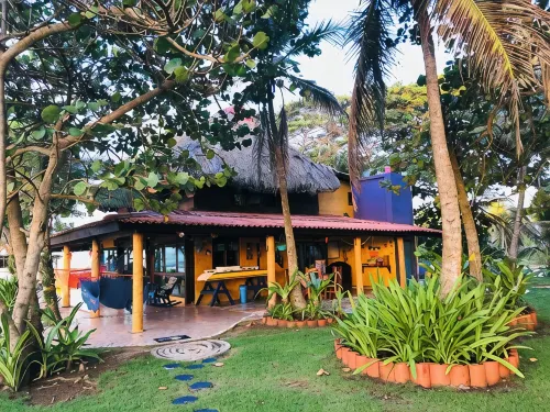 BEACH FRONT HOUSE SURROUNDeD BY 2 PRIVATE BEACHES - Homestays