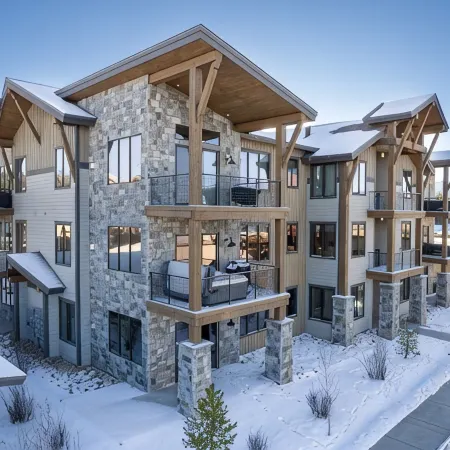 Brand new Grand Park retreat! Private hot tub and custom bunk room!