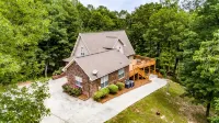 Smith Lake ,Off I65,Sleeps 25, Rocket Fiber Internet!  Deep Water, Pets Ok. - balcon