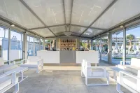 Sanom Beach Resort Only Adults - bar